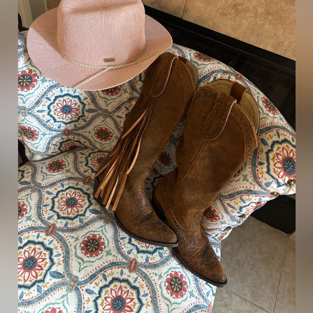 Idyllwind Brown Distressed Leather Fringe Western Knee-High Boots - Picture 2 of 7